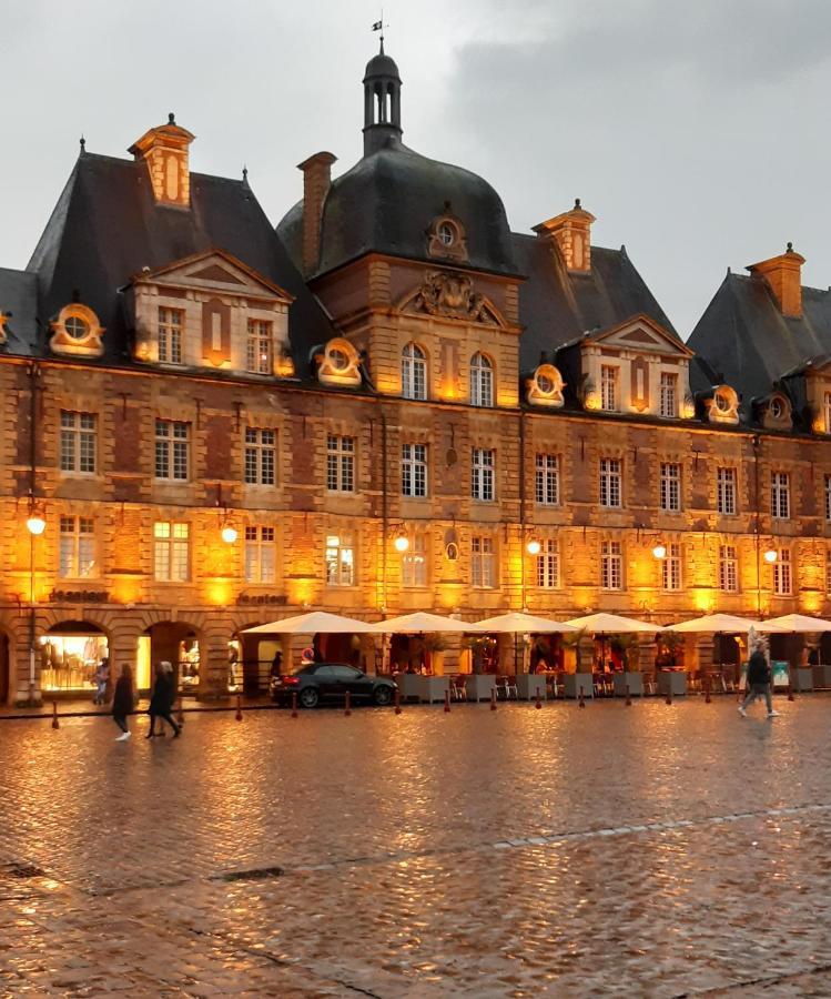 Ferienwohnung Bulle D'Ardenne Charleville-Mézières Exterior foto