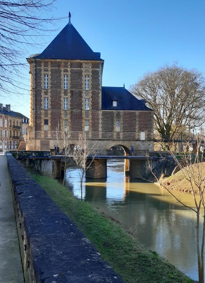 Ferienwohnung Bulle D'Ardenne Charleville-Mézières Exterior foto